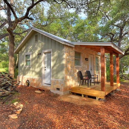 Cabins At Flite Acres - Mockingbird Cabin Wimberley Kültér fotó