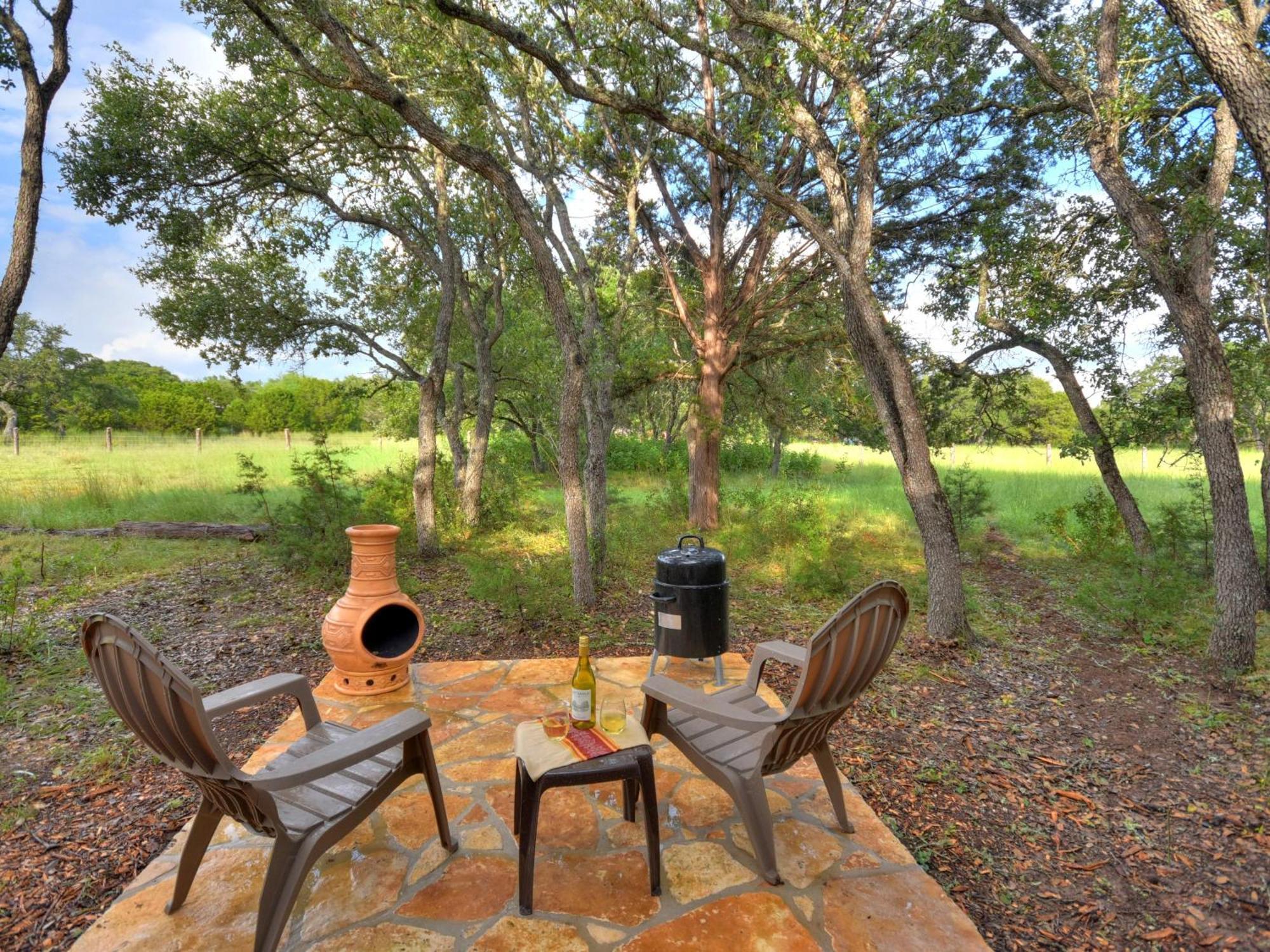 Cabins At Flite Acres - Mockingbird Cabin Wimberley Kültér fotó